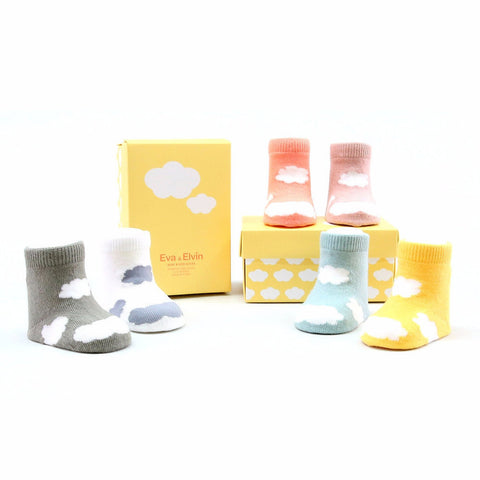Six pack Newborn/Infant non skid Cloud Socks