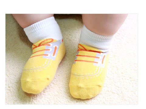 Six pack Newborn/Infant non skid Shoes Socks